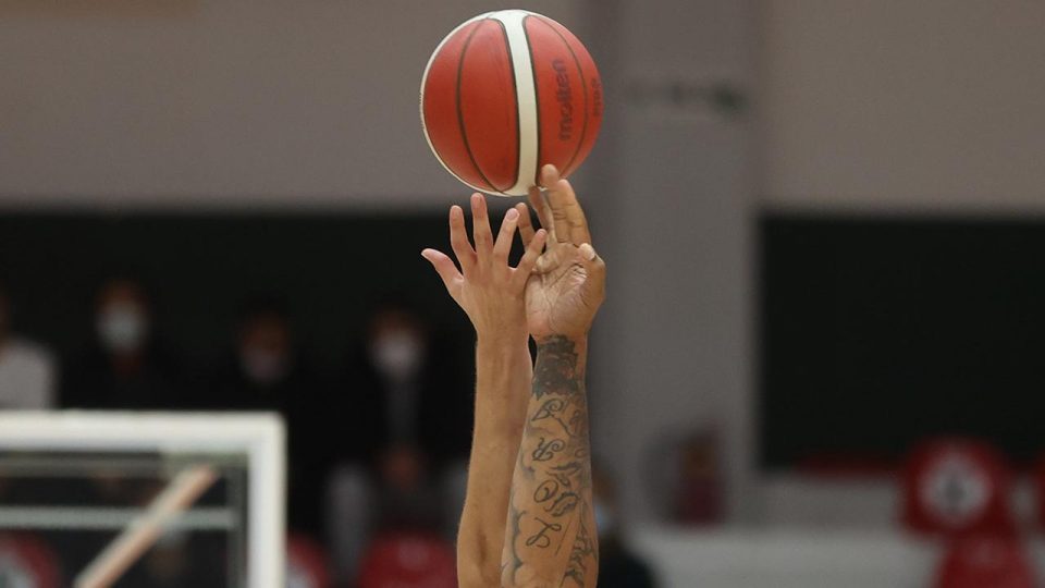 İzmir’deki basketbol turnuvasının bilet gelirleri depremzedelere bağışlanacak